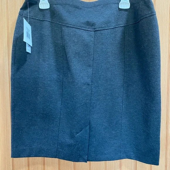 Ellen Tracy Charcoal Pencil Skirt - Picture 3 of 8